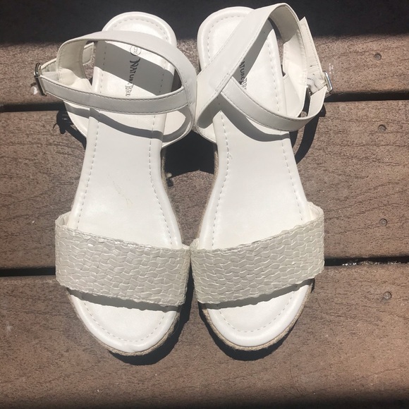 Sandals for summertime - Picture 3 of 5